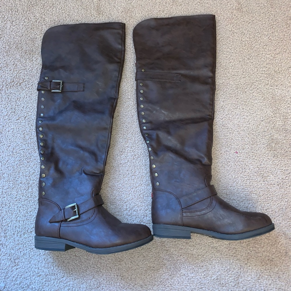 Knee-High Wide Calf Brown Boots